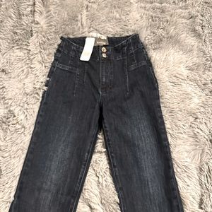 Bebe high waist flare leg stretchy Curve hugging jeans!